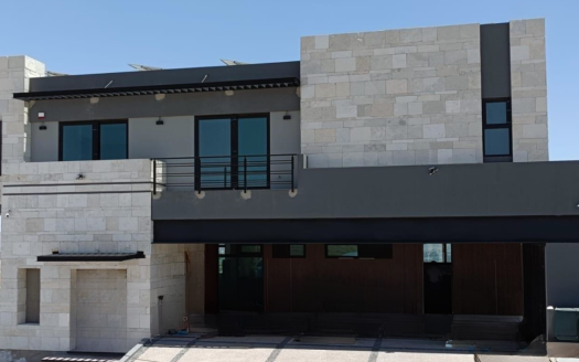 RESIDENCIA EN VENTA ZONA VALLES