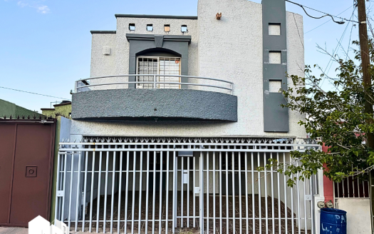 CASA SEMIAMUEBLADA EN RENTA MISIONES UNIVERSIDAD