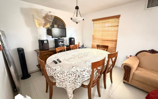 CASA EN VENTA AVENIDA FRANCISCO VILLA