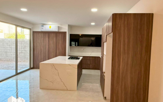 CASA EN VENTA EN LA CANTERA