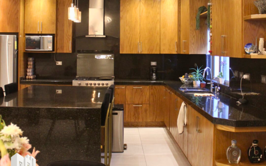 RESIDENCIA EN VENTA EN VALDIVIA