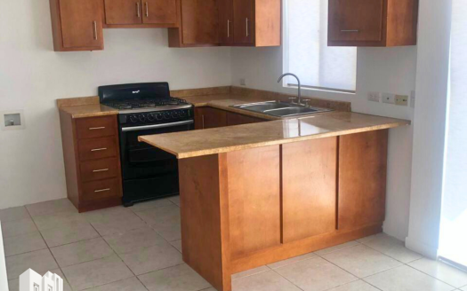 CASA EN RENTA CAMINOS DEL VALLE