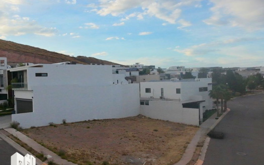 TERRENO EN VENTA LOMAS DE SAN CHARBEL